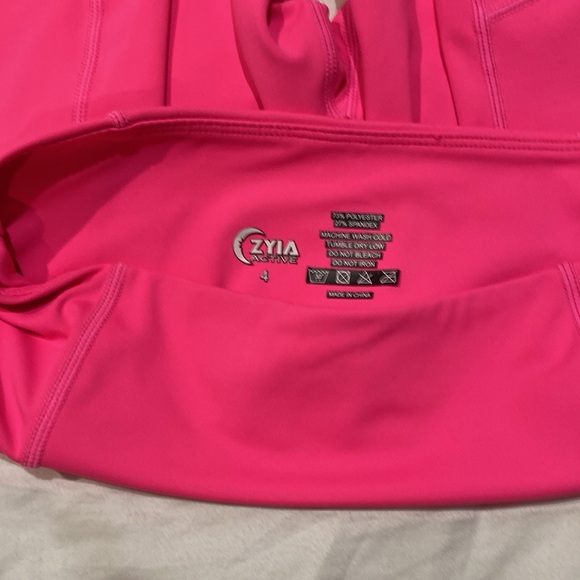 Zyia Hot Pink leggings size 4 with pockets - Picture 8 of 8